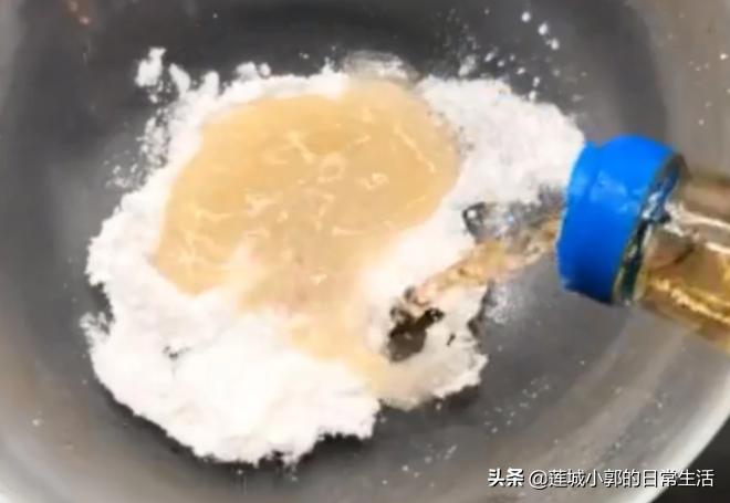 清洁油烟机小窍门小苏打,不用一滴水擦油烟机