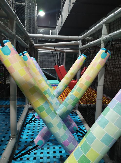 不限时的网红蹦床公园,沉浸式网红蹦床公园