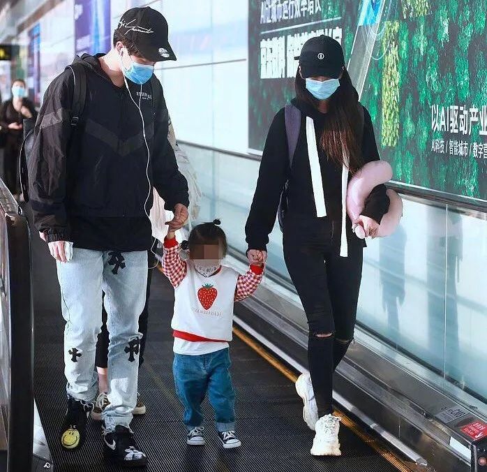 金子涵与乐华是什么关系,金子涵下任乐华一姐