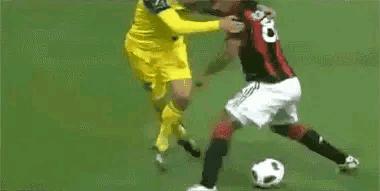 球王小罗为什么入狱,小罗搞笑用假护照进入巴拉圭