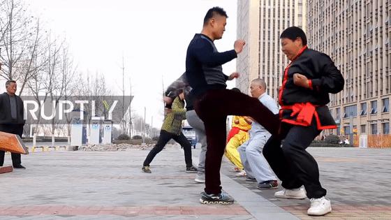 铁裆神功大爷搞笑视频,河南大爷铁头功