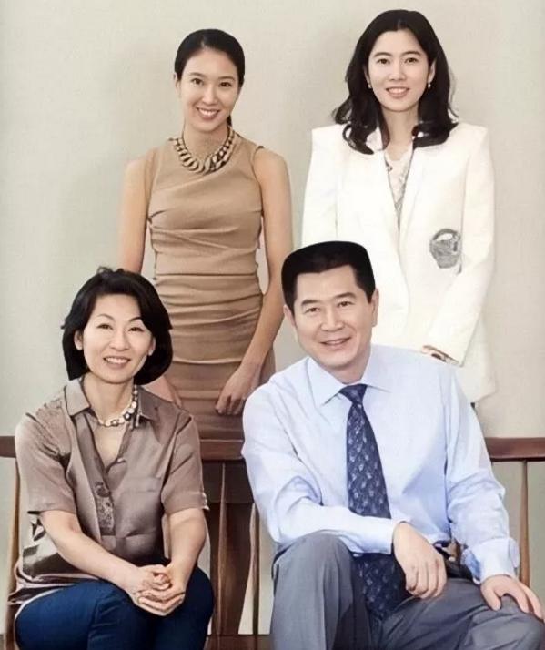 三星“太子妃”韩国顶级名媛，是怎么踹韩版王思聪的？婚离得值