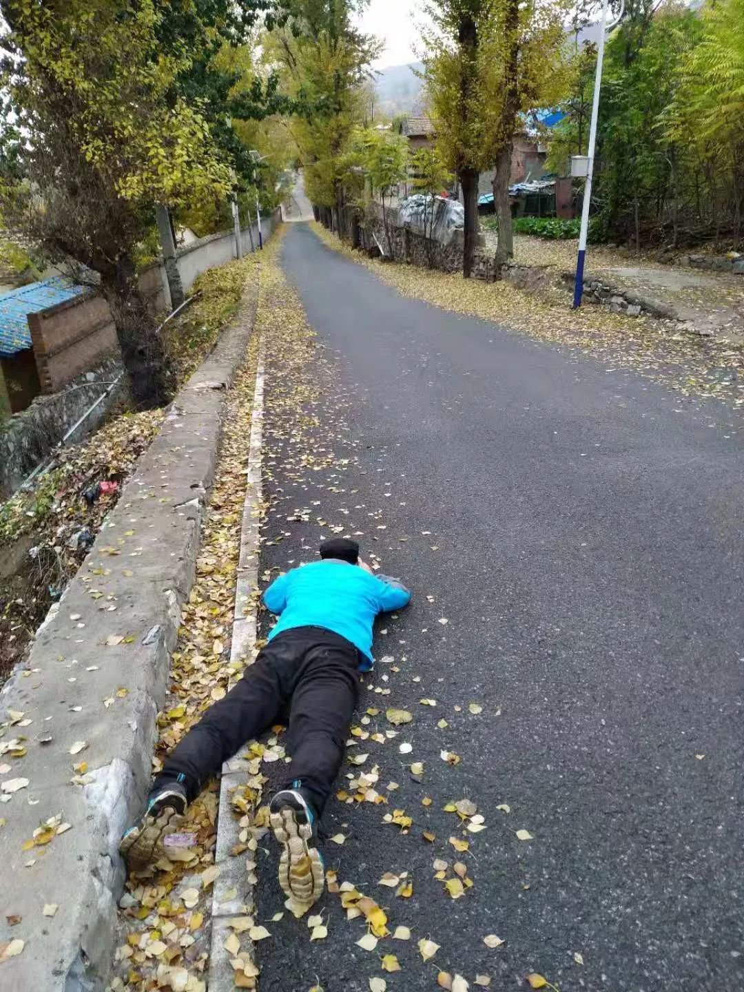 房山南北梯摘柿子,冬天去清凉山摘柿子