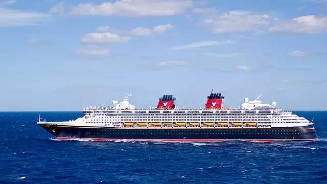 全球旅游超级豪华游轮,全球最大最豪华游轮