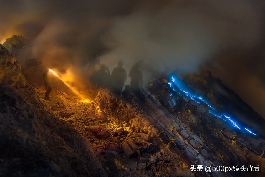 蓝火，是游客追逐和观赏对象；而硫磺矿，更是矿工赖以生存的物品