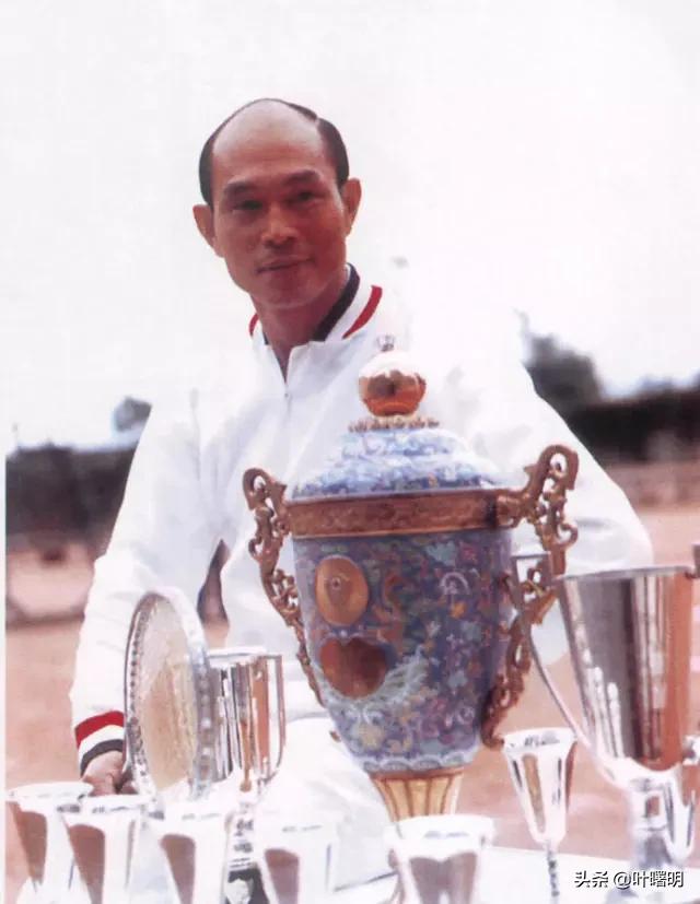 霍英东与省港杯足球