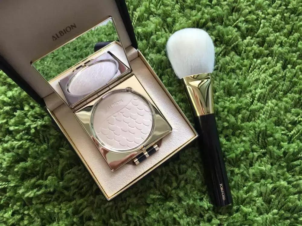 夏天女生化妆,一定不能少的东西就是它