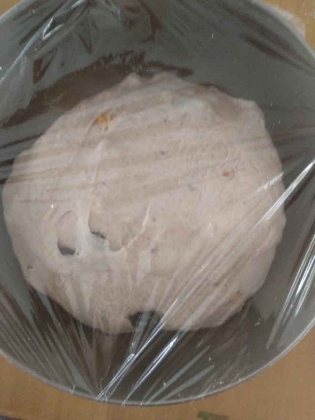 全麦坚果餐包,黑麦全麦面包早餐欧包