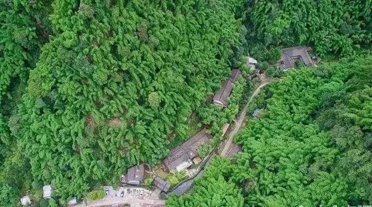 成都出发，一路向西的“旅行列车”年底开通！沿途好多……