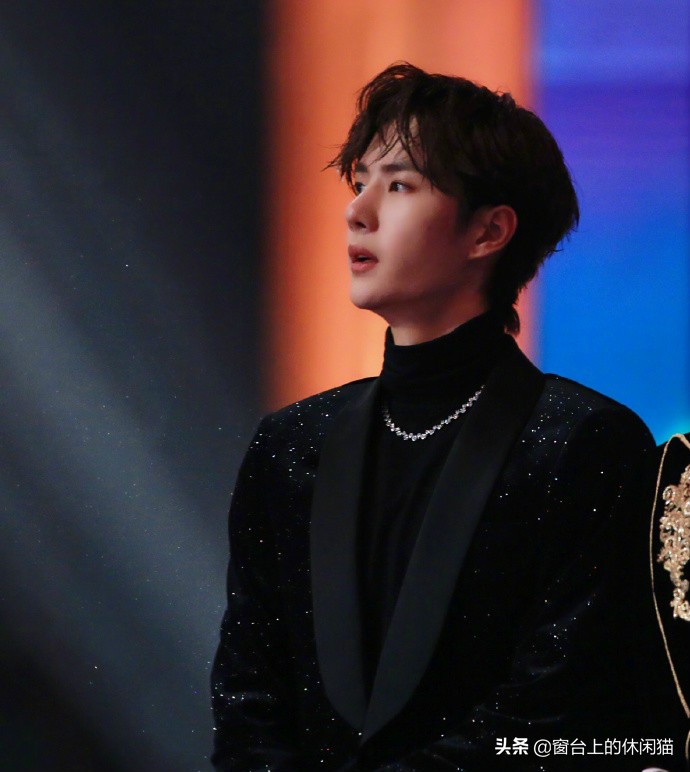 王一博成功的艰难历程,王一博的坎坷成名之路