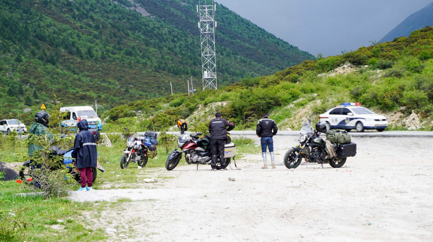 骑摩托车去西藏的旅游视频,摩旅318川藏线摩托车全程视频