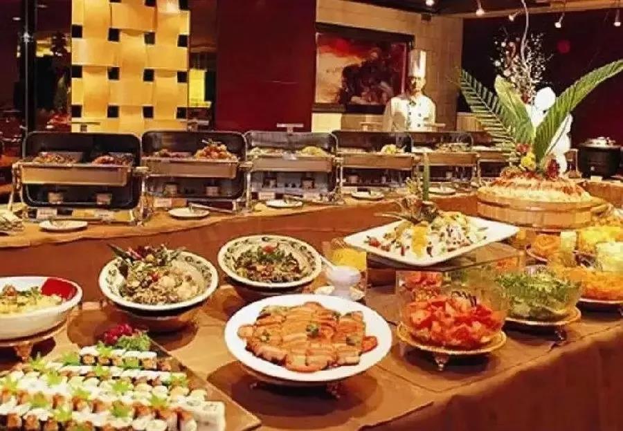 30平方米超大泳池,2000平无边泳池