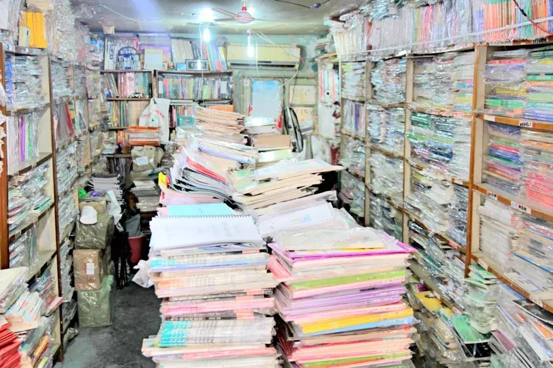 武昌这所低调的大学坐拥一线江景，教学楼窗外就是黄鹤楼