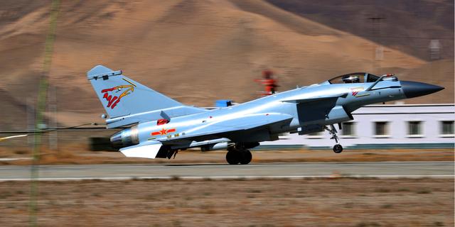 泰国JAS-39战机飞行员技术精湛，中泰“鹰击”演练展开第四回合