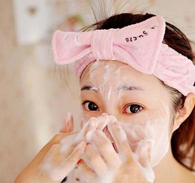 下巴长痘痘祛痘精华,下巴频繁长痘痘的正确消除方法