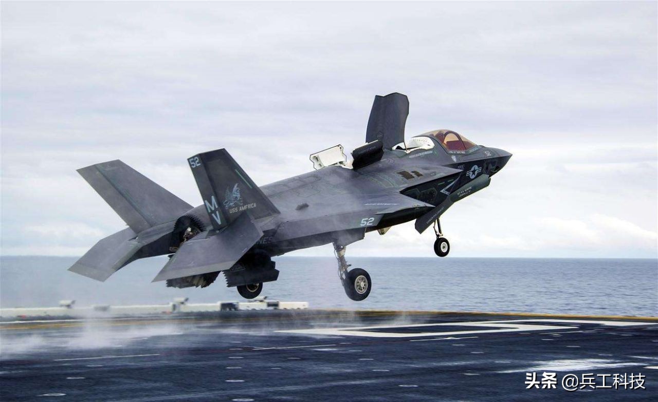 澳洲堪培拉级两栖攻击舰,堪培拉级亚两栖攻击舰服役