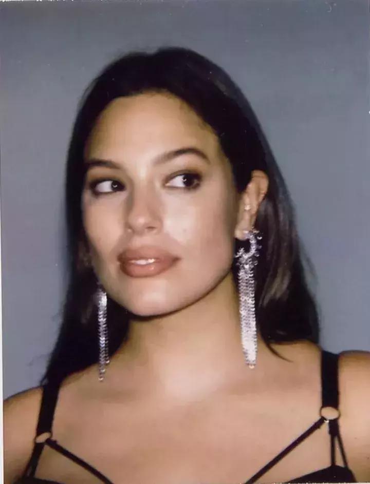 身材高大的160斤的外国超模图文,天使面孔魔鬼身材的超模