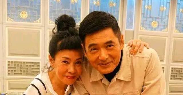 周润发20岁到67岁,周润发的年轻照片