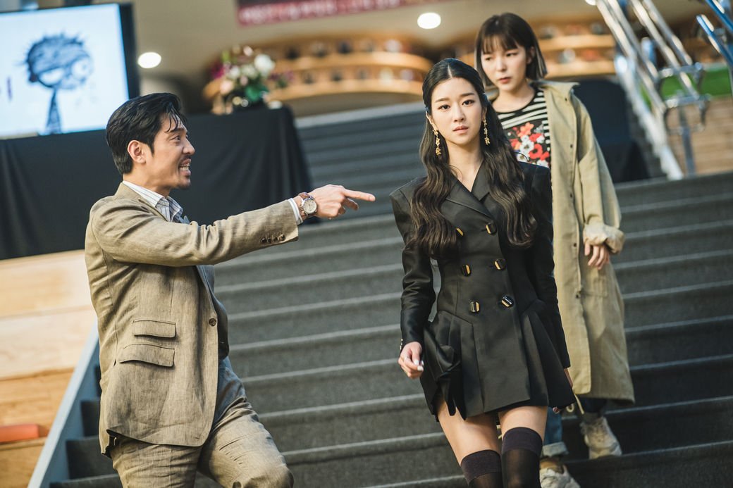 徐睿知穿搭同款连衣裙,超华丽服装配饰