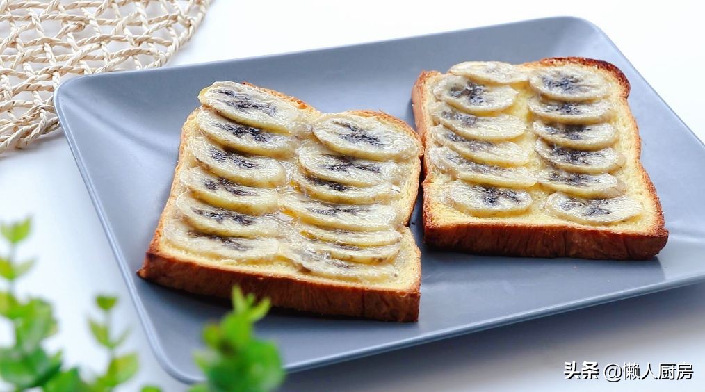 香蕉吐司面包早餐,面包和香蕉的早餐最简单做法