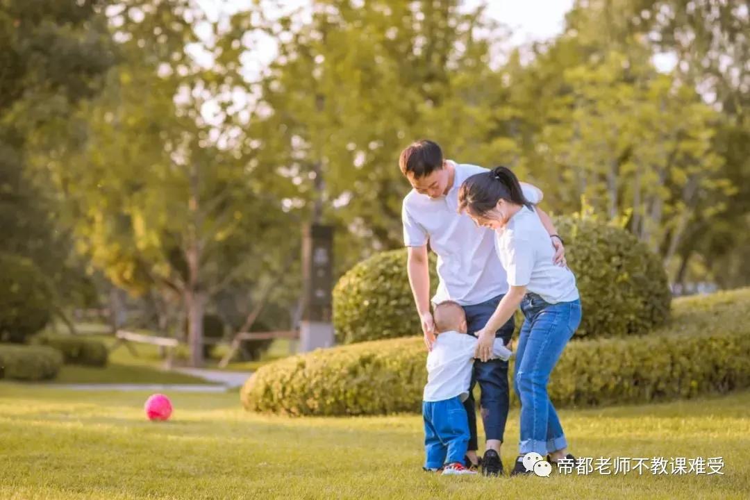 当了20多年的体育老师,当了20年的小学老师