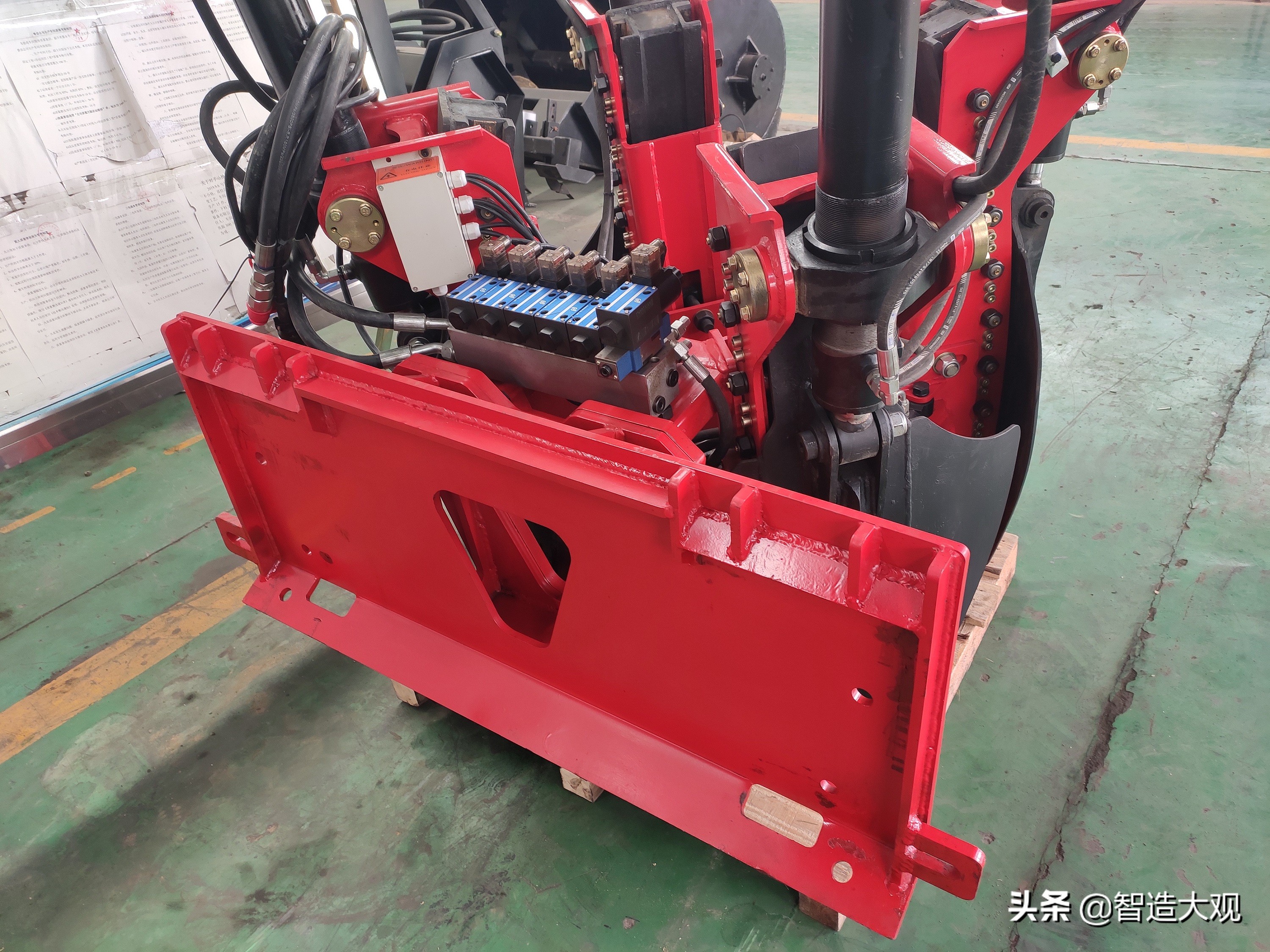 挖树移栽机视频大全,挖树种树机