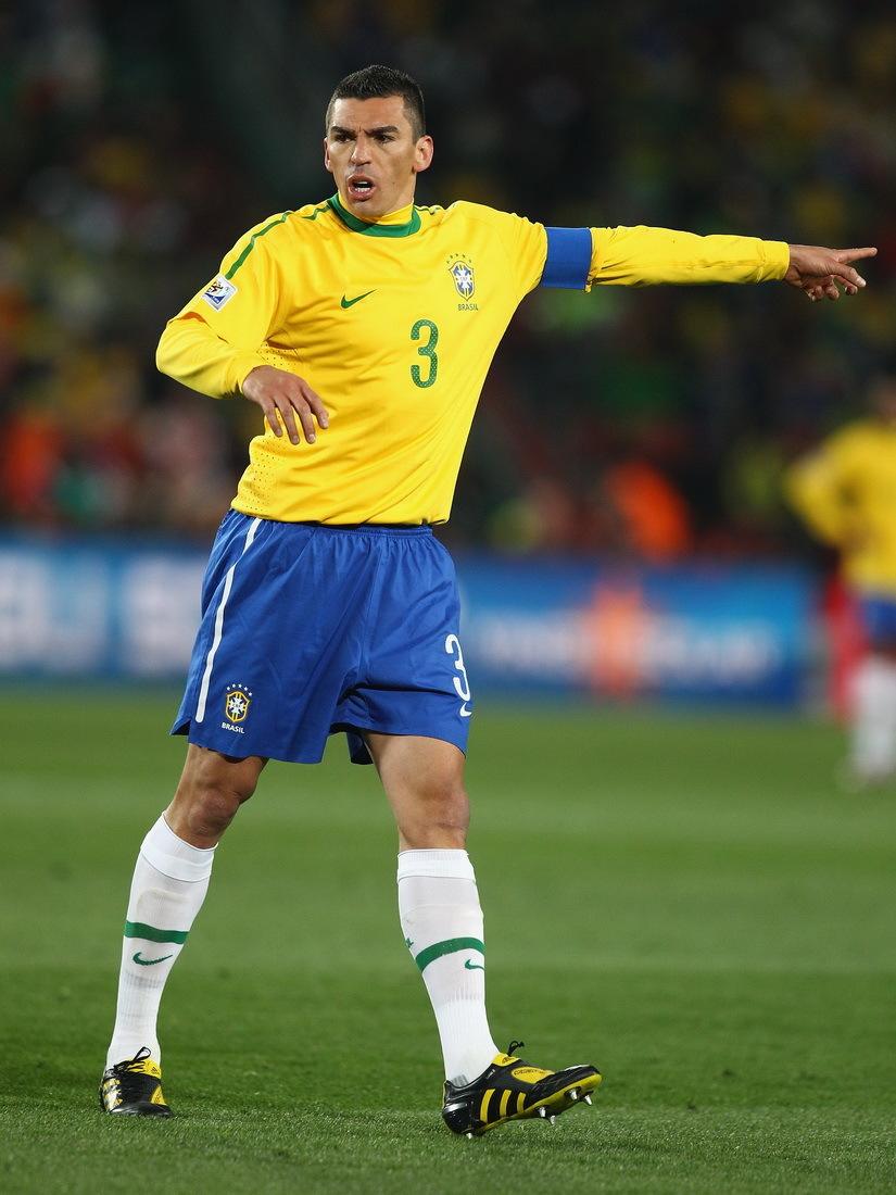 有多少人还记得巴啦啦,卢西奥巴西过人