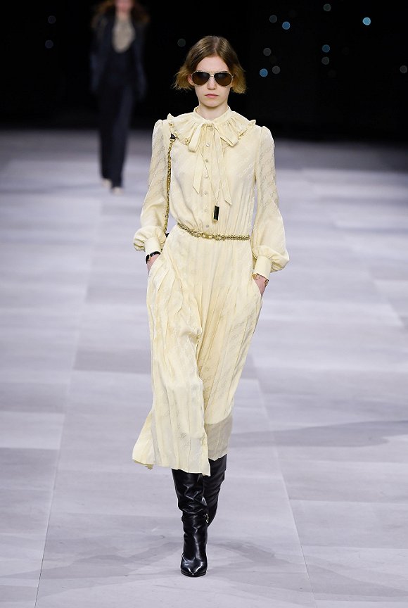 职场女性适合穿什么,30岁职场女性应该怎么穿有气场