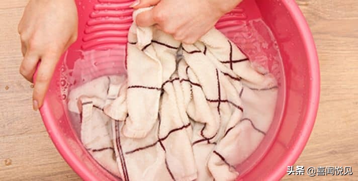 你家的衣服缩水了,纯棉衣服可以用洗衣机甩干后缩水