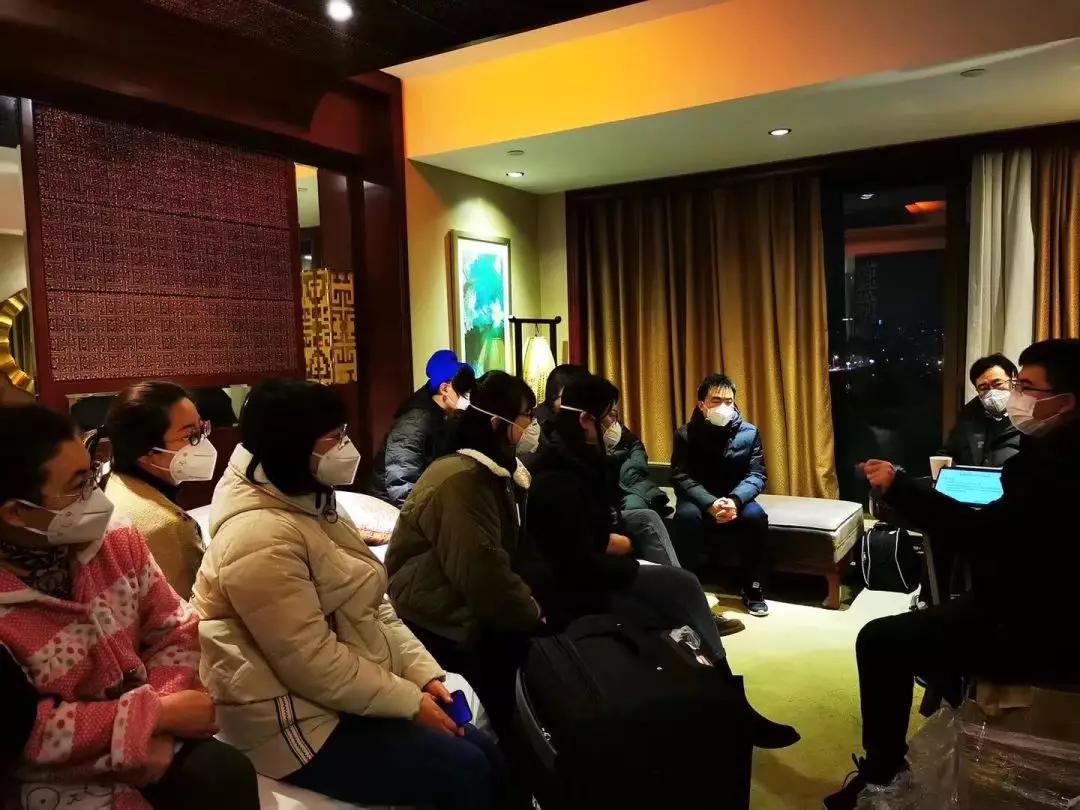 战前，他们在武汉削发明志