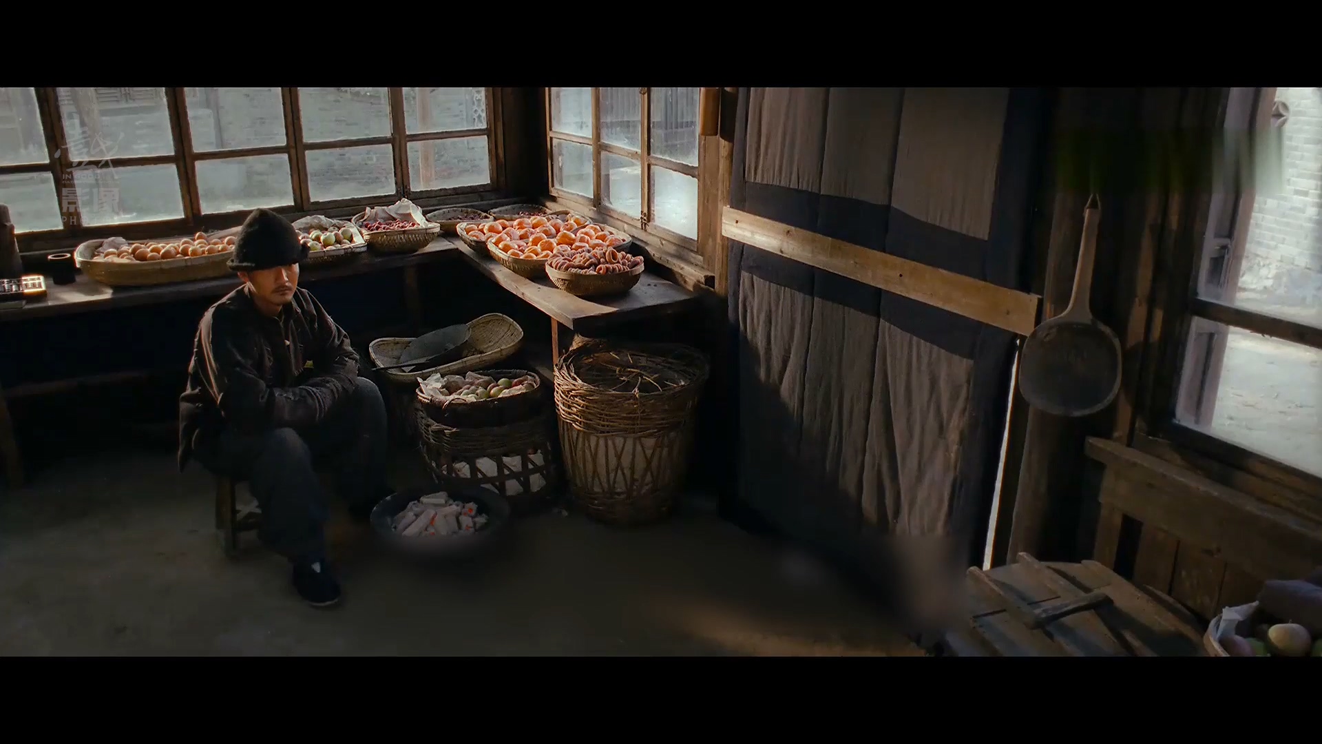 少年目睹姐姐被*暴强**深度抑郁,成为绝世高手却终究敌不过时代