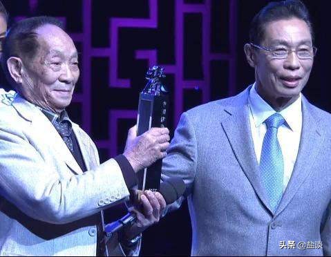 从普通老百姓的角度，告诉你什么叫做：侠之大者、国士无双