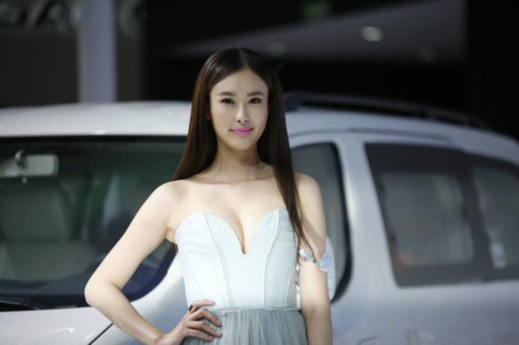 中国第一车模翟凌写真,车模翟凌现在怎么样了