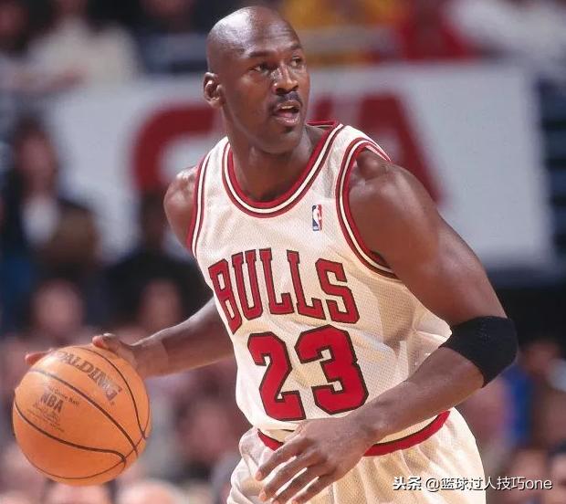 美球迷评NBA历史30大最美球衣:湖人3件上榜,乔丹公牛球衣最经典