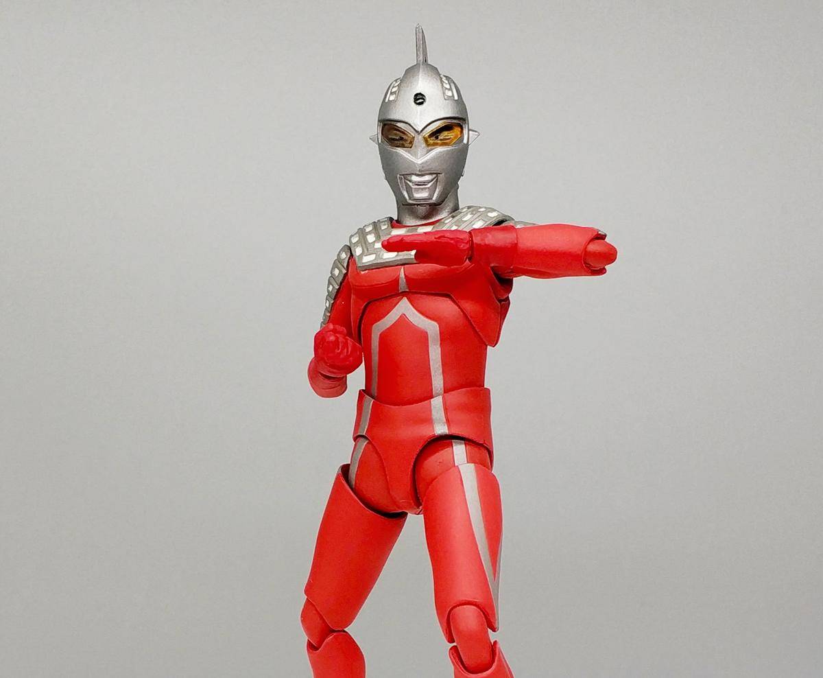 模玩机设:以弹之名守望地球地球的赤红巨人SHF赛文