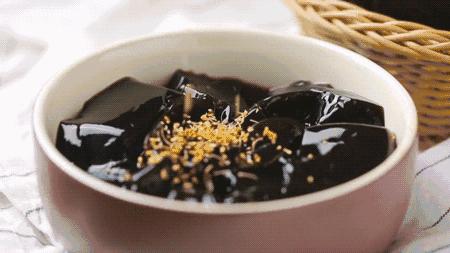 中国游客泰国被警察带走,入境泰国的中国游客