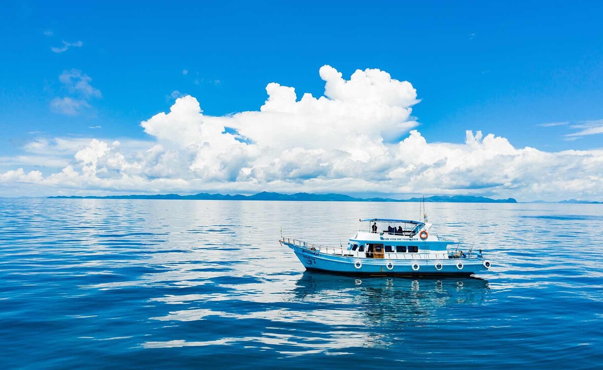 这里号称“中国马尔代夫”，连冯小刚也来取景，好吃好玩还不贵