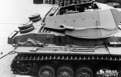 二战德军野蜂式自行火炮,二战德军sfh15榴弹炮