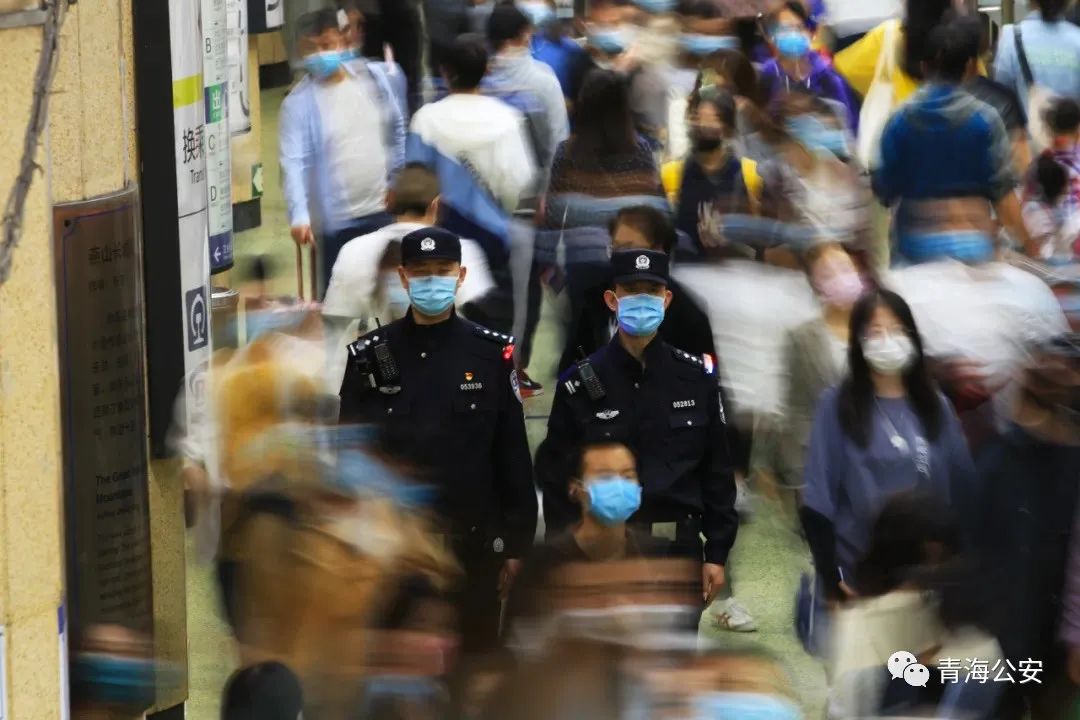 祝福祖国守护百姓健康,祝福祖国繁荣昌盛我在岗