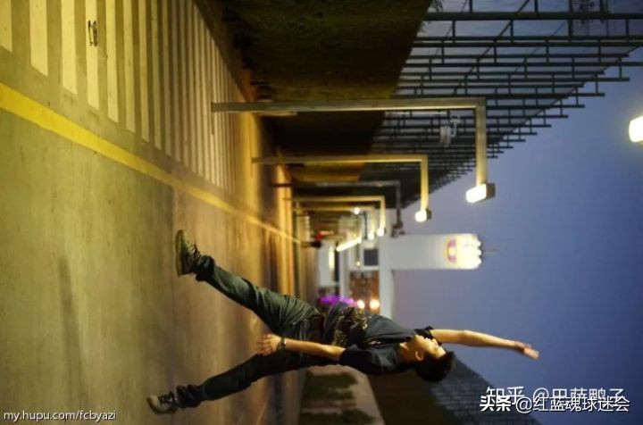 分享如何甘伯城蹲巴萨球员