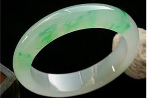 翡翠冰种高冰种怎么区分,翡翠知识之冰种翡翠