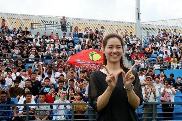 36岁李娜现状,李娜退役后的故事