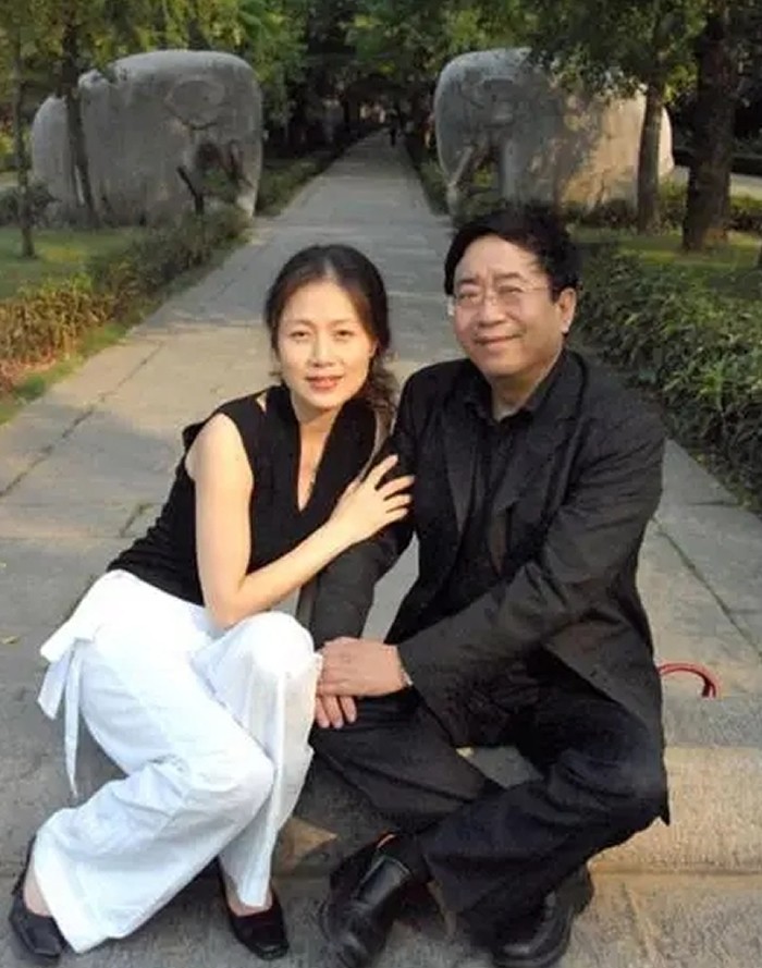 余秋雨前妻李红个人简介,余秋雨前妻李红真实照片