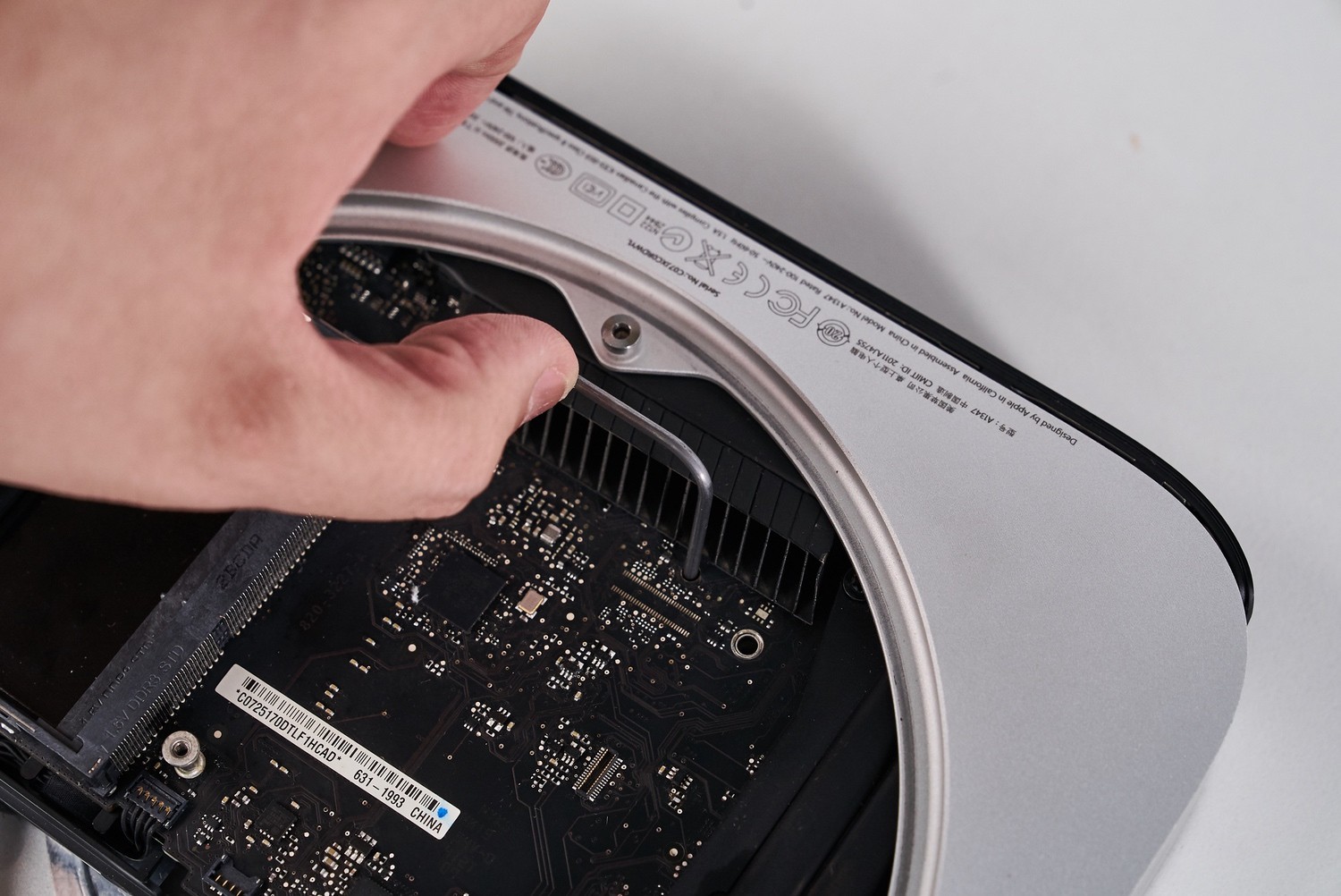 macmini2012安装双硬盘,macmini2012拆解