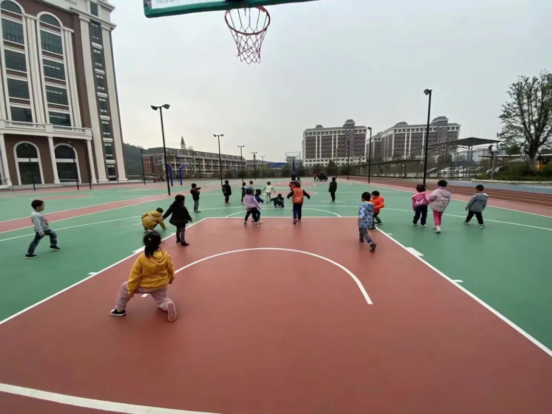 华立中英文学校是不是贵族学校,华立中英文学校升学