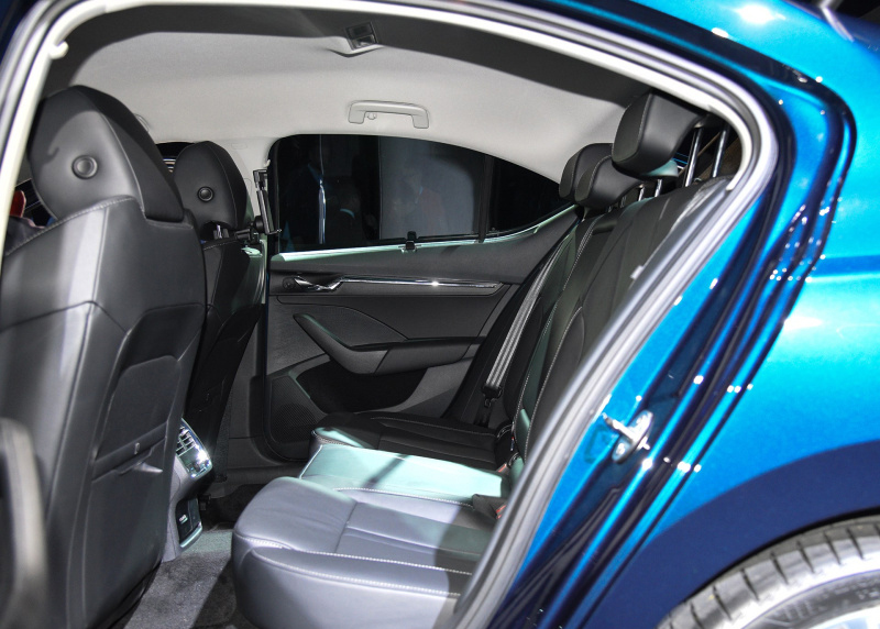 全新斯柯达明锐实车亮相,斯柯达明锐新款尾标