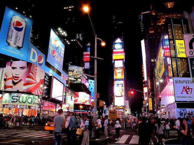 加州华裔贩靠卖仿冒奢侈品取得绿卡，奢侈品牌诉讼却拒绝出庭