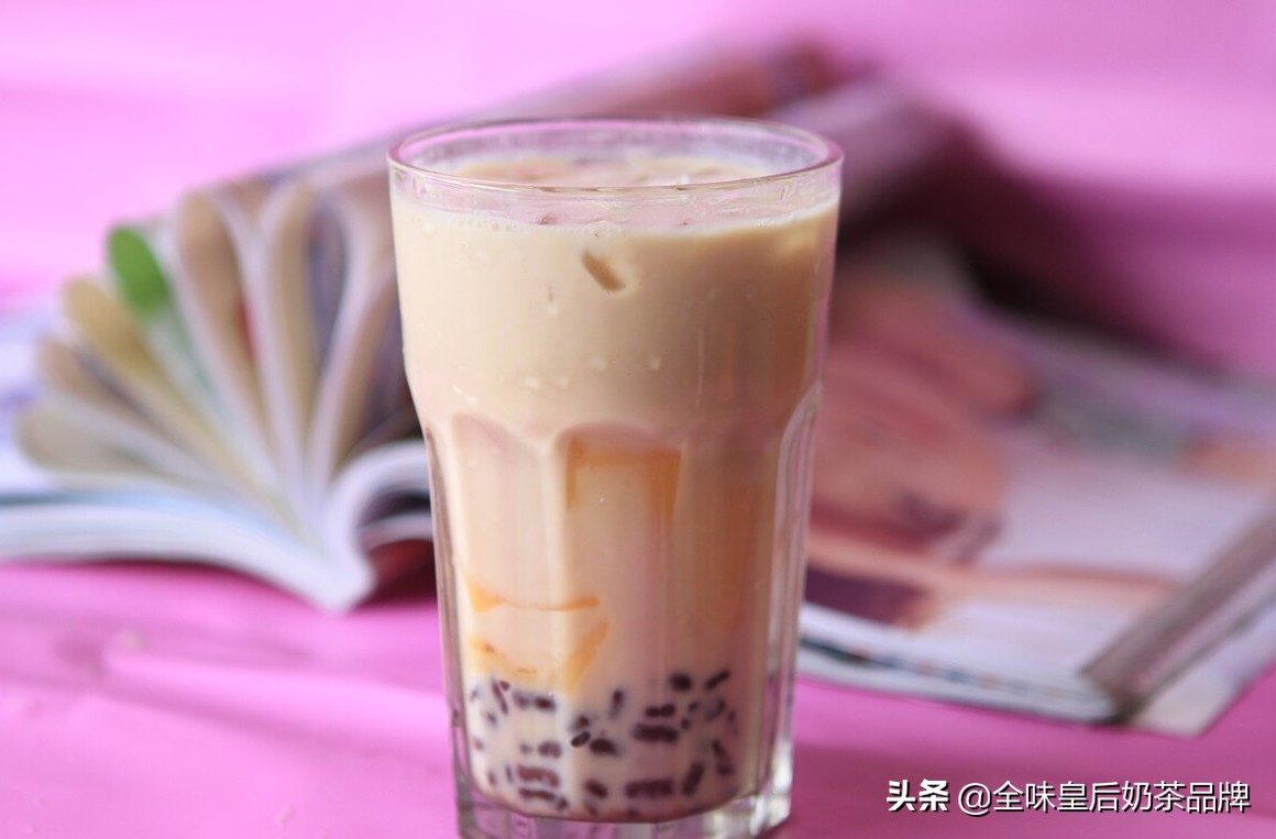 三线城市开奶茶店赚钱,在学校开奶茶店赚钱吗