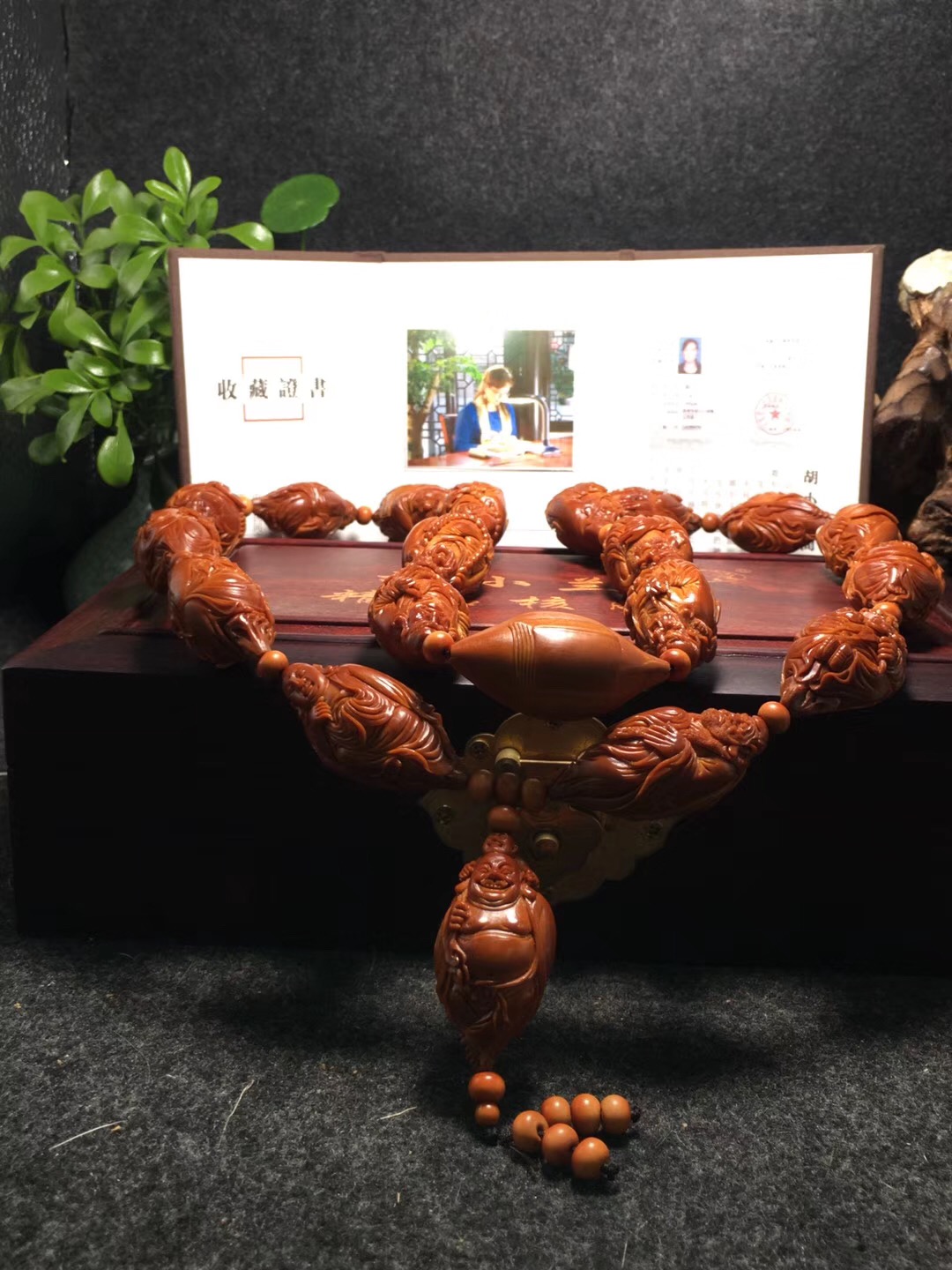 橄榄核雕大点的好还是小的好,橄榄核雕复杂的好还是简单的好