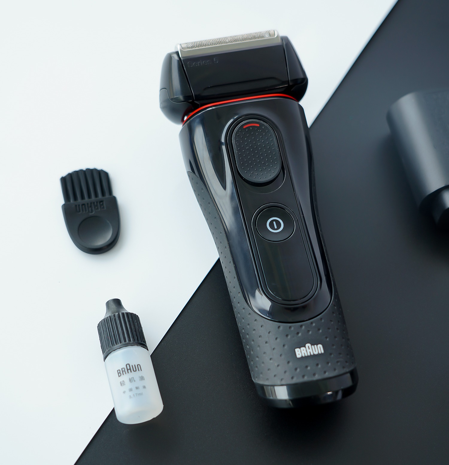 你的男朋友和肖战之间，只差一个剃须刀